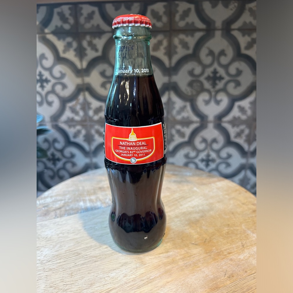 COLLECTIBLE- UNOPENED COCA-COLA COMMEMORATIVE BOTTLE GA’s 82nd GOVERNOR -8oz